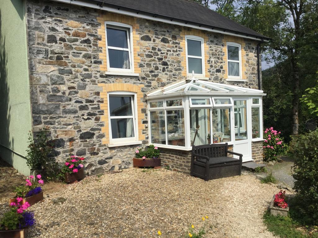 Maes Y Gwaelod Bed & Breakfast Llanwrtyd Wells Bagian luar foto